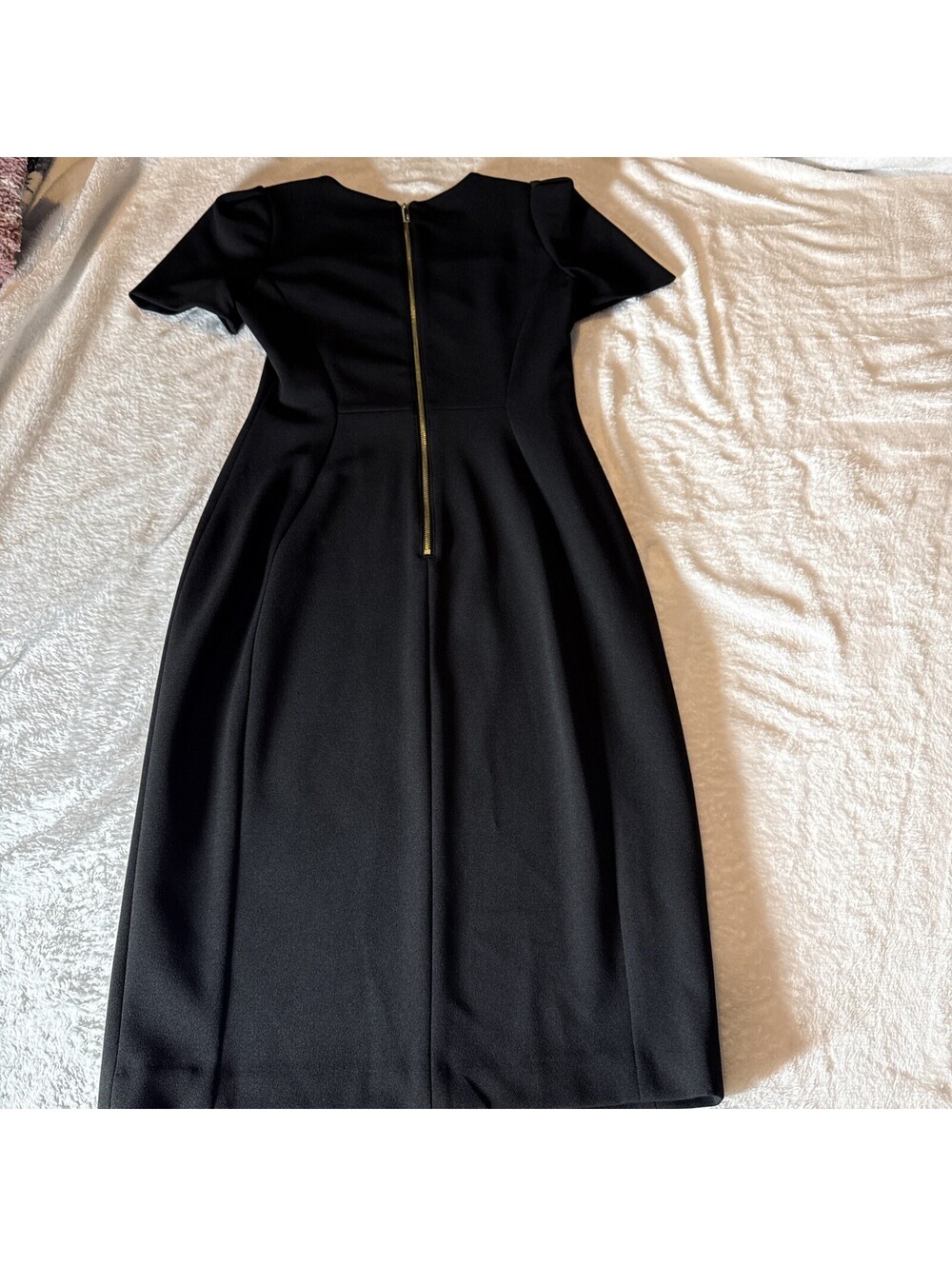 Calvin Klein Black Short Sleeve Sheath Dress Size 2 Gold Zipper - Picture 7 of 7
